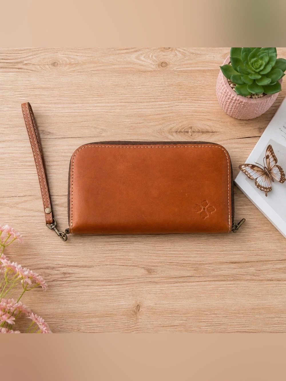 Patricia Nash Cognac Leather iPhone Clutch Wallet Wristlet